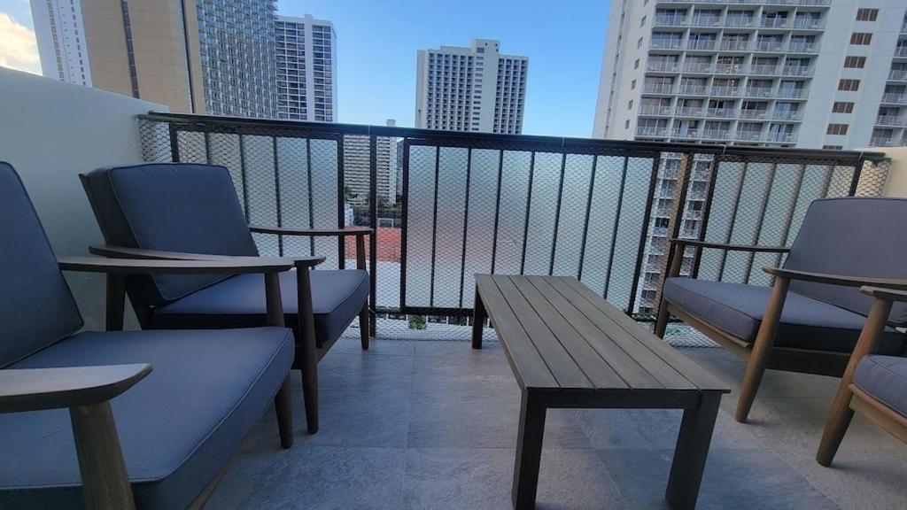 הונולולו Waikiki Condo 2 Bedrooms 2 Bathrooms With 1 Free Parking Space מראה חיצוני תמונה