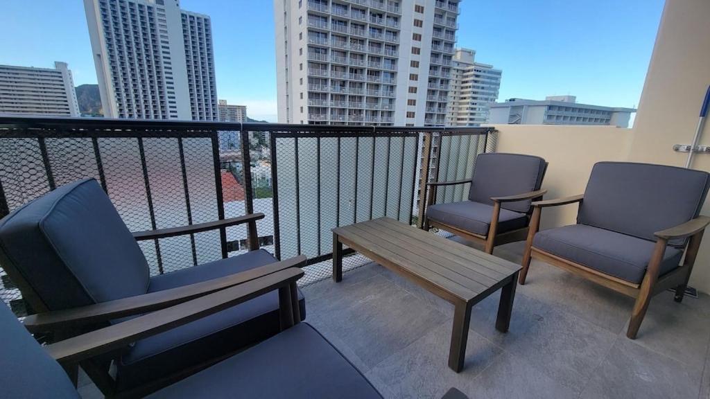 הונולולו Waikiki Condo 2 Bedrooms 2 Bathrooms With 1 Free Parking Space מראה חיצוני תמונה