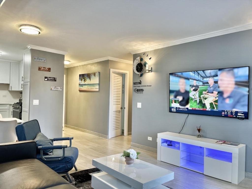 הונולולו Waikiki Condo 2 Bedrooms 2 Bathrooms With 1 Free Parking Space מראה חיצוני תמונה